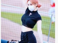 치어리더 이다혜 골반 윗슴 미드 노출 은꼴